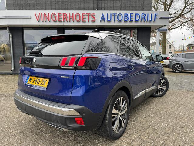 Peugeot 3008 1.6-16v. * Automaat * 165 Pk. 4-cilinder. 1.550 Kg. Trekvermogen * Trekhaak * Schuifdak * 1/2 Lederen Interieur * Focal * Stoelverwarming * Parkeer Camera * Ckimate & Cruise Control * Vingerhoets; Vierde Generatie Eersteklas Service. Al meer dan 100 jaar 
