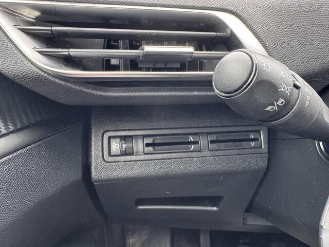 Peugeot 3008 PureTech Blue Lease Executive | Clima | Navi | Camera | Leder | Trekhaak |