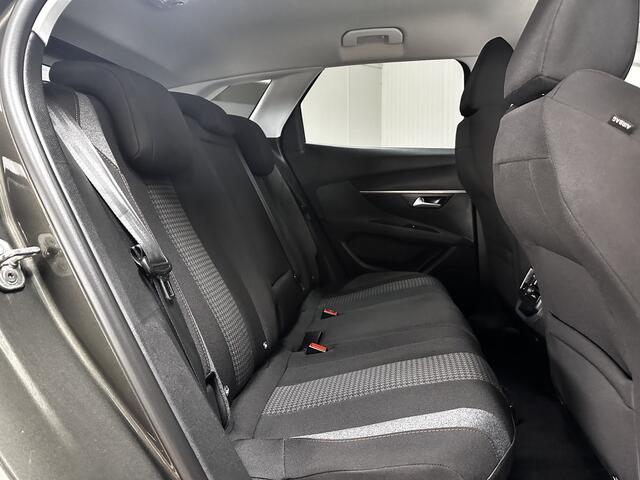 Peugeot 3008 1.2 PureTech Active/ Trekhaak/ Virtual Dash./ 17'' LMV/ PDC V+A/ Clima/ Cruise/ Elek. pakket/ Isofix/ Bluetooth/ Armsteun/ Multi. LEDER. Stuur/ Mistl./ Extra getint glas.
