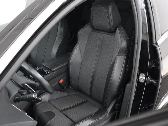 Peugeot 3008 1.6 e-THP Allure | Panoramadak | Trekhaak | Stoelverwarming | Adaptive cruise | FOCAL Sound | 360 Camera | Half leder | Keyless | Full LED | Massage | Navigatie