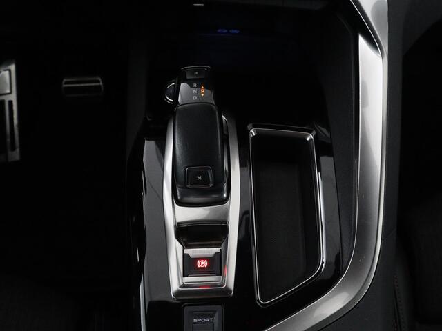 Peugeot 3008 1.6 e-THP Allure | Panoramadak | Trekhaak | Stoelverwarming | Adaptive cruise | FOCAL Sound | 360 Camera | Half leder | Keyless | Full LED | Massage | Navigatie