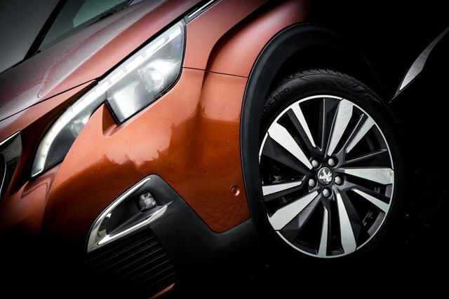 Peugeot 3008 1.2 131 PK PureTech GT Line| Pano-dak | Trekhaak | Hoge zit en Instap | | Clima | Pdc | Navi | Getint Glas | Carplay - Android | Lichtmetalen velgen 19" |