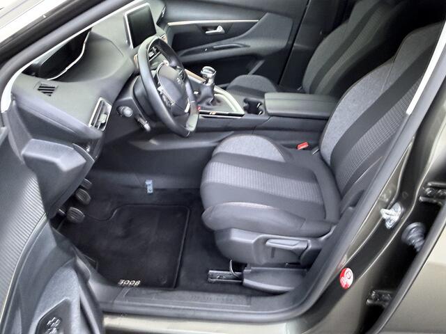 Peugeot 3008 1.2 PureTech Blue Lease Executive