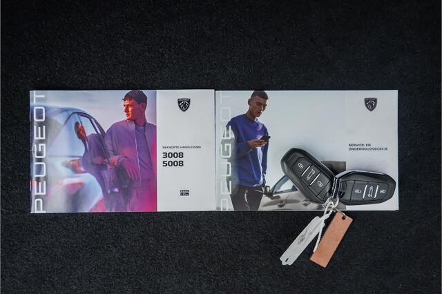Peugeot 3008 e-3008 GT Avantage 210 73 kWh Warmtepomp Stuur & Stoelverw Leder