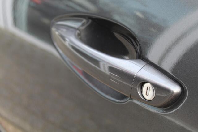 Peugeot 3008 1.2 PureTech Allure Pack//Automaat!