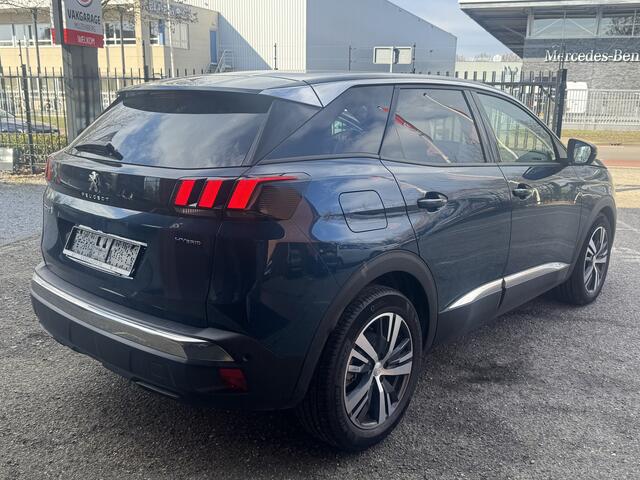 Peugeot 3008 1.6 HYbrid 225 Allure // NAVI // CLIMA // CRUISE // CAMERA // APPLE CARPLAY - ANDROID AUTO //