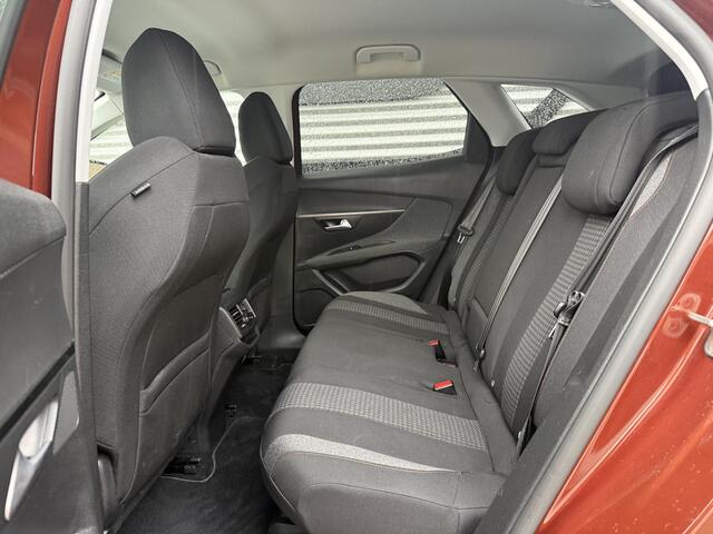 Peugeot 3008 1.2 PureTech Executive 2e Eigenaar|Navi|D-riem v.v. in 2023|Carplay|Trekhaak|Camera|Clima|Cruise|N.A.P|APK tot 11-2027