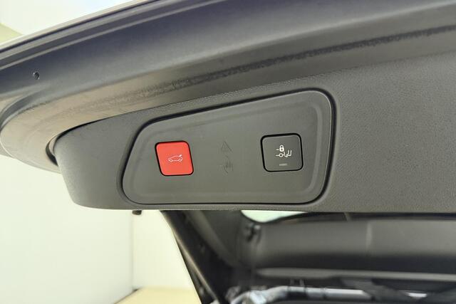 Peugeot 3008 1.6 HYbrid4 300 GT | Automaat | Achteruitrijcamera | Stoelverwarming voor | Navigatiesysteem | Apple carplay | Electronic climate control