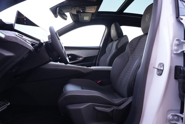 Peugeot 3008 1.2 Hybrid 145 GT 145pk Panoramadak/Stoelverwarming/Camera