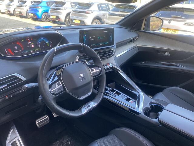 Peugeot 3008 1.6 HYbrid4 300 GT | Automaat | Achteruitrij camera | Apple carplay | Voorstoelen verwarmd | Navigatie systeem full map | Schuif/Kantel dak