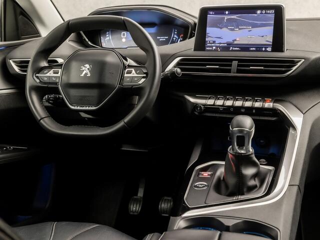 Peugeot 3008 1.2 PureTech Premium GT Sport (APPLE CARPLAY, PARELMOER, LEDER, 360 CAMERA, KEYLESS, SPORTSTOELEN, TREKHAAK, GETINT GLAS, ZWART DAK, NIEUWE APK, NIEUWSTAAT)