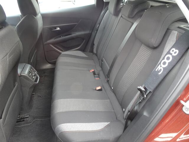 Peugeot 3008 1.2 PureTech Blue Lease Executive