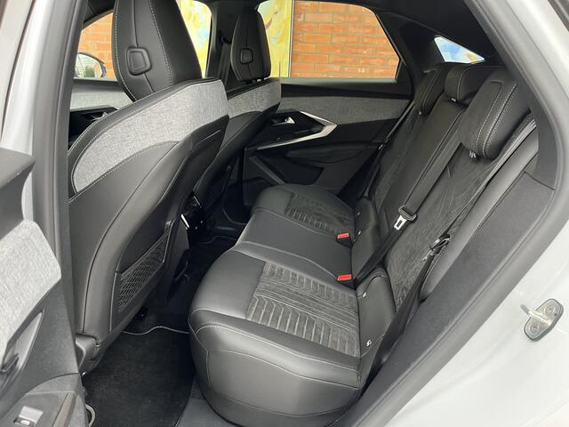 Peugeot 3008 Hybrid 145 GT | Stoelverwarming voor + achter | Camera rondom | Elektrische achterklep | Keyless | Apple Carplay/Android Auto |