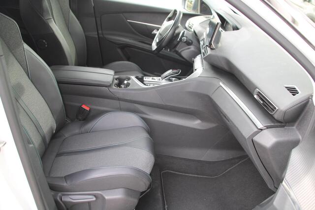 Peugeot 3008 1.6 HYbrid 225 Allure Automaat Plug-in Airco Navi Camera Carplay Trekhaak Stoelverwarming Nieuwstaat