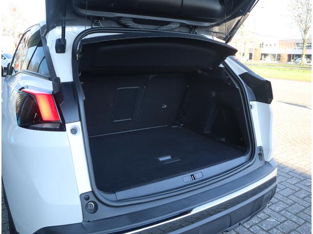 Peugeot 3008 1.2 PureTech Allure Nieuwe D-riem/ All-season banden/ Keurige auto