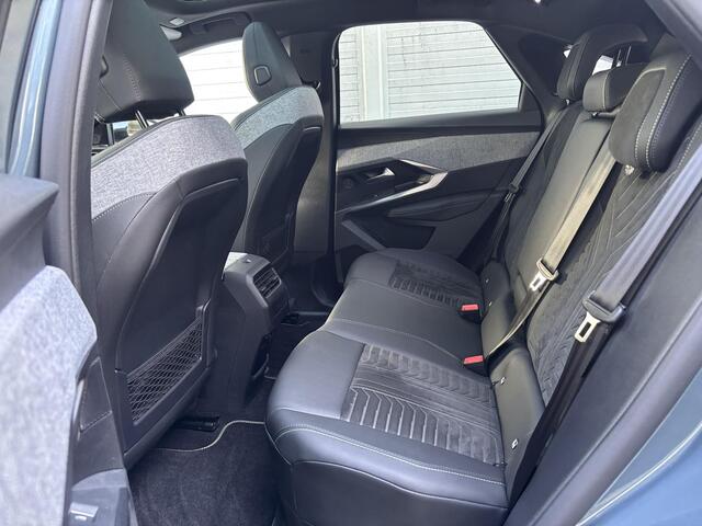 Peugeot 3008 e-3008 GT 73kWh 210pk | FISCAAL AANTREKKELIJK! | TREKHAAK | ALCANTARA | FOCAL HIFI | SCHUIF/KANTELDAK | WARMTEPOMP