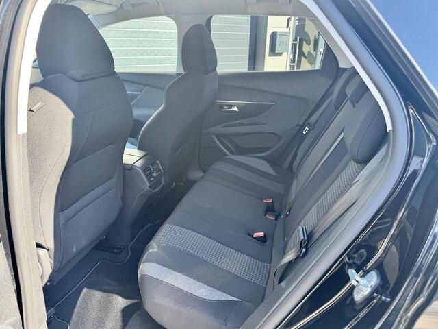 Peugeot 3008 1.2/ 131 PK Active LED/ Navi/ PDC/ Camera/ Nieuwe Riem / 2e eigenaar