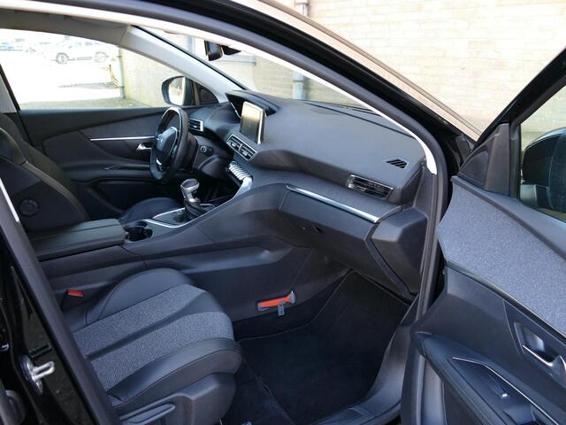 Peugeot 3008 1.2 PureTech Allure | 130PK | Elektrische Achterklep | Trekhaak | Keyless Entree | Parkeersensoren Rondom | Navigatie | DAB + | Parkeer Camera Achter |