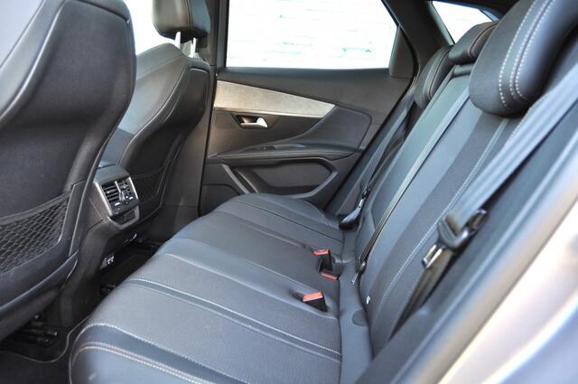 Peugeot 3008 1.2 GT Aut blackline Schd trh nav key-less