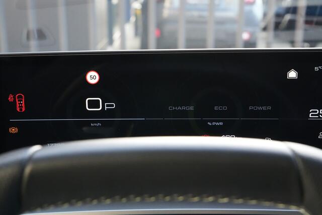 Peugeot 3008 1.2 Hybrid 145 GT e-DSC6 136pk Stoelverwarming/Navigatie/Camera