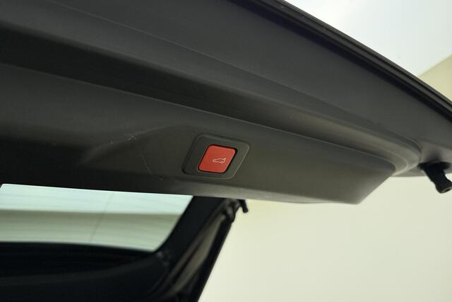 Peugeot 3008 1.2 Hybrid 145 GT | Stoel & Stuur Verwarming | Elektrische Achterklep | Navigatie | Adaptive Cruise Control | Apple Car Play/Android Auto