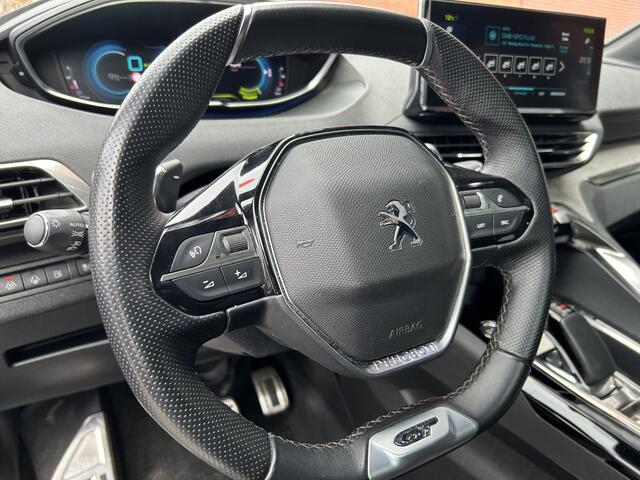 Peugeot 3008 1.6 HYbrid 225 GT BLACK PACK // PANO/SCHUIFKANTELDAK // ADAPTIVE CRUISE // FULL LED // FOCAL AUDIO // NAVI + CARPLAY // CAMERA