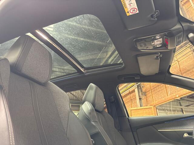 Peugeot 3008 1.2 PureTech GT Line (PANORAMADAK, APPLE CARPLAY, GROOT NAVI, 360 CAMERA, LEDER, TREKHAAK, SPORTSTOELEN, KEYLESS, GETINT GLAS, NIEUWSTAAT)