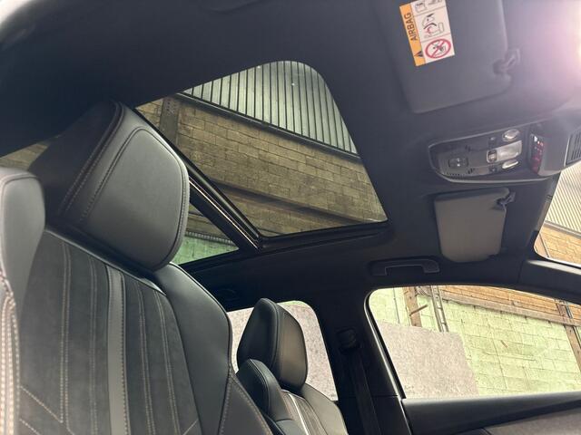 Peugeot 3008 1.6 HYbrid 225 GT 225Pk Automaat (PANORAMADAK, APPLE CARPLAY, GROOT NAVI, LEDER/ALCANTARA, STOELVERWARMING, 360 CAMERA, ADAPTIVE CRUISE, GETINT GLAS, NIEUWSTAAT)