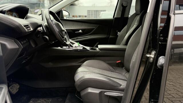 Peugeot 3008 1.6 HYbrid4 Première