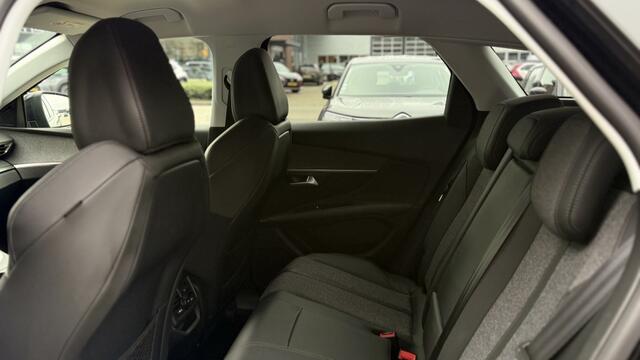 Peugeot 3008 1.6 HYbrid4 Première