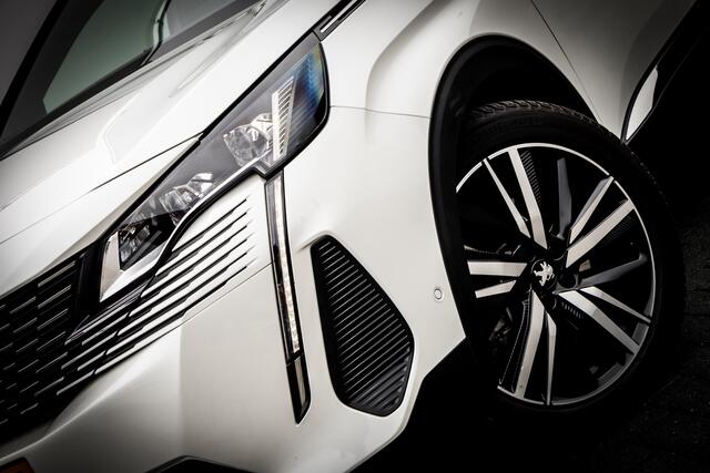 Peugeot 3008 1.6 225 PK HYbrid 225 GT | Pano Dak | Automaat | 1 e Eign | Ned Auto | 43 DKM | | Clima | | Pdc V/A | Camera | Keyless | Led | 19" LMV | Two Tone Kleurstelling |