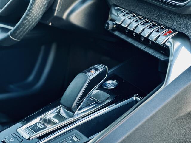 Peugeot 3008 1.6 HYbrid4 300 GT | Automaat | 200pk | 4x4 | Navi | PDC | Trekhaak | Keyless | Incl. BTW | Apple Carplay