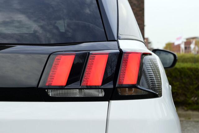 Peugeot 3008 1.2 PureTech Allure Rijklaarprijs-Garantie Navigatie Airco Camera Leder/Stof interieur