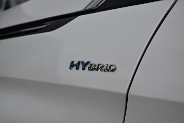 Peugeot 3008 1.6 HYbrid 225 Blue Lease GT | TREKHAAK | CAMERA | STOELVERWARMING | NAVI | ALL-SEASONBANDEN | CRUISE CONTROL | CLIMATE CONTROL | PDC | LMV