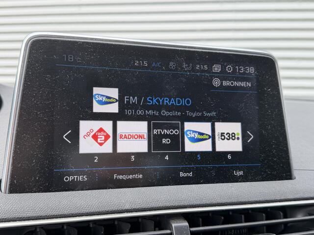 Peugeot 3008 1.2 PureTech Allure | Nieuw Binnen! | Stoelverwarming | Navi | Clima