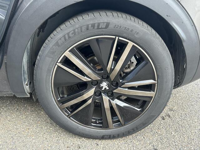 Peugeot 3008 1.6 HYbrid 225 GT Pack Business PANO | BLACK PACK | CAMERA | CRUISE CONTROL ADAPTIEF DODE HOEK SENSOR | ELEK. ACHTERKLEP | STOELVERWARMING| FOCAL AUDIO|