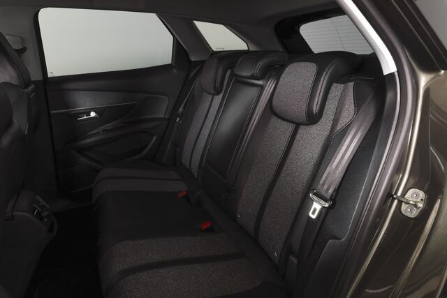 Peugeot 3008 1.2 PureTech 130 PK Première Orig. NL | Cruise | PDC | Camera | NAV + App. Connect | ECC | Afn. Trekhaak | Elek. Kofferklep | LM 19" |