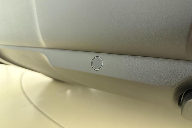 Peugeot 3008 1.6 HYbrid 180 Allure Pack Business | 19 inch | Navigatie | Climate & Adaptive Cruise Control | 3D Cockpit | AppleCarplay/Android Auto|