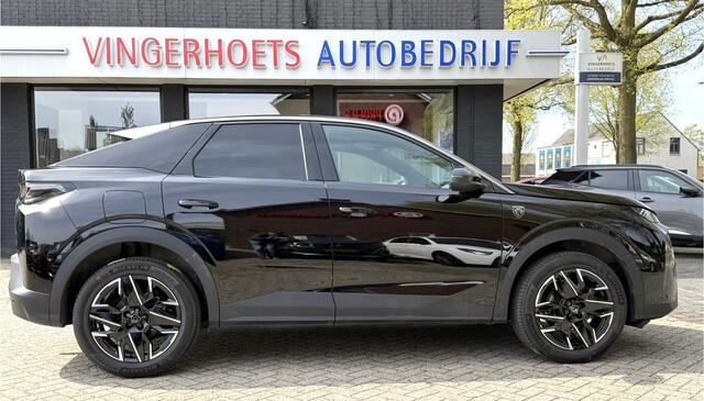 Peugeot 3008 Hybride 145 *** GT *** Le Quatorze Juillet * * Navigatie * Trekhaak * Stoel & Stuur Verwarming ** Elektrisch Bedienbare Achterklep * Achteruitrij Camera * Zwart * L.M. Velgen 19' * Adaptive Cruise Control * Keyless Entry & Start * Vingerhoets; Vierde Gene