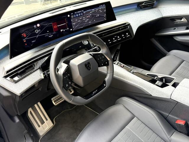 Peugeot 3008 Hybride 145 *** GT *** Le Quatorze Juillet * * Navigatie * Trekhaak * Stoel & Stuur Verwarming ** Elektrisch Bedienbare Achterklep * Achteruitrij Camera * Zwart * L.M. Velgen 19' * Adaptive Cruise Control * Keyless Entry & Start * Vingerhoets; Vierde Gene