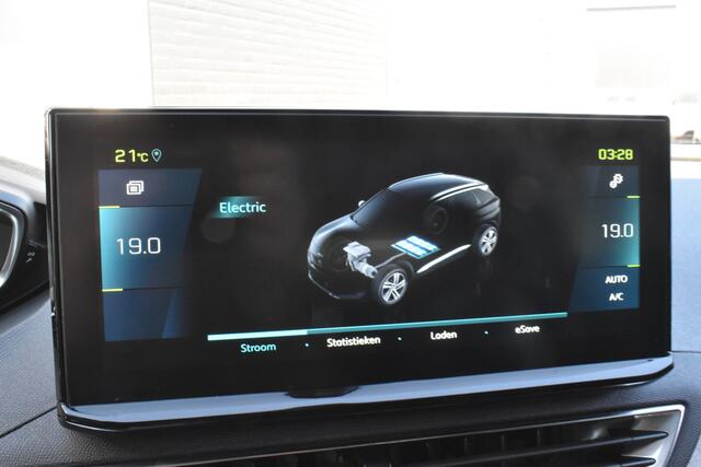 Peugeot 3008 HYbrid 225 EAT8 GT Automaat | Afn trekhaak | Navi |Airco Stoelverwarming | Cross climate banden |