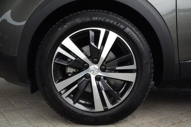 Peugeot 3008 1.2 PureTech Allure 131pk Navigatie/Trekhaak/Stoelverwarming
