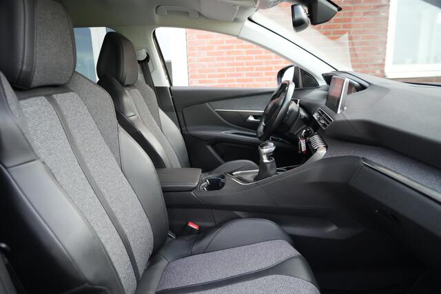 Peugeot 3008 1.2 PureTech Allure 131pk Navigatie/Trekhaak/Stoelverwarming