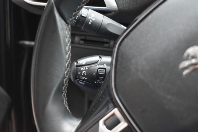 Peugeot 3008 1.2 PureTech Blue Lease Executive NIEUWE MOTOR