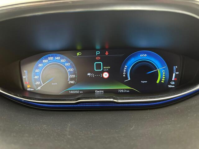 Peugeot 3008 1.6 HYbrid4 300 GT TREKHAAK | PANORAMADAK | NAVIGATIE | ACHTERUITRIJCAMERA