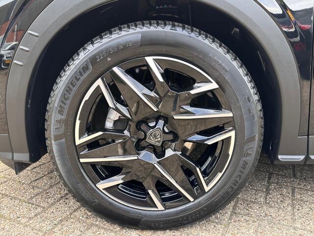 Peugeot 3008 1.2 HYB 145 ALLURE