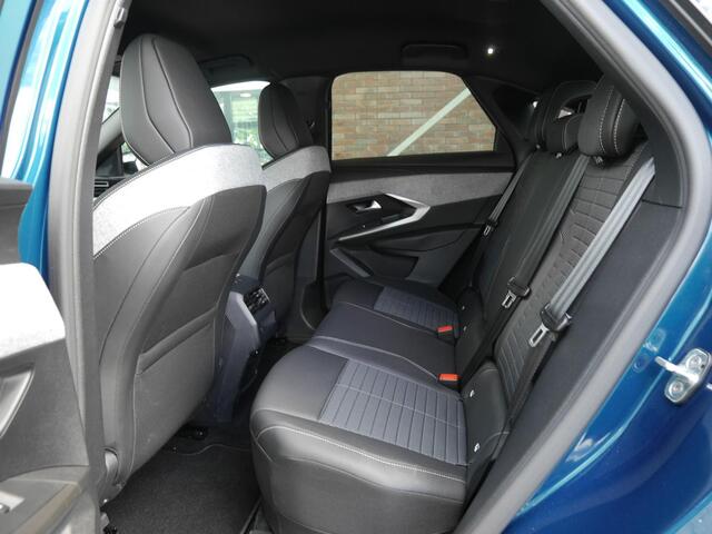Peugeot 3008 e-3008 Allure Avantage 210 73 kWh | Demo | Lichtmetalen velgen 19 inch | Achteruitrijcamera | Climate control | Cruise control | Navigatie | Apple carplay/Android auto