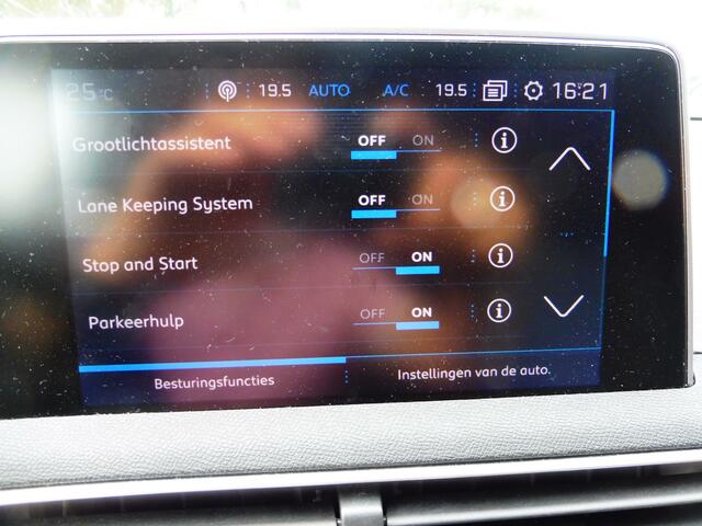 Peugeot 3008 1.2 PureTech Allure Afn trekh. | Panodak | LMV 19"| Stof/leer | Camera | NL auto | Nwe riem