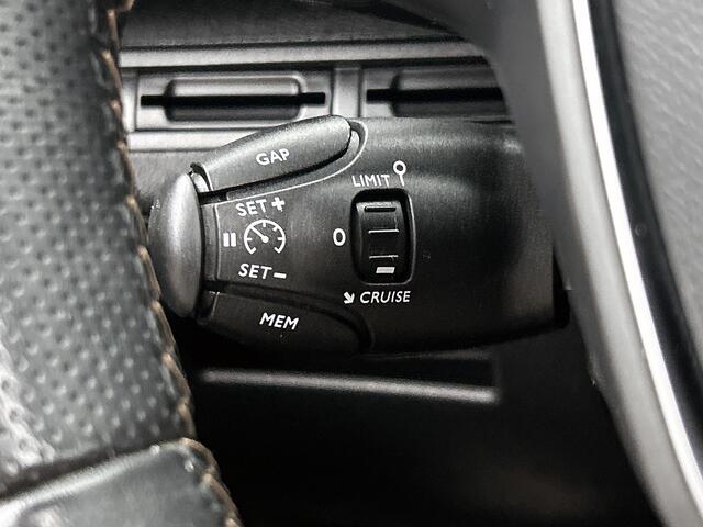 Peugeot 3008 130 PK Automaat GT Line Lederen bekleding | Camera voor en achter | Afneembare Trekhaak