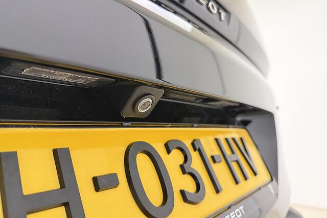 Peugeot 3008 1.2 PureTech GT Line | Achteruitrijcamera | Handsfree achterklep | Cruise Control | Navigatie | Apple Carplay/Android Auto | Panoramisch schuif-kanteldak |